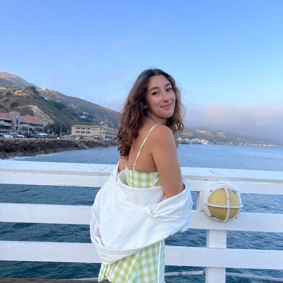 Meet your Posher, Sophia - Picture 2 of 2